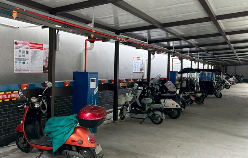 Lithium Ion Battery Fire Extinguishing Device
